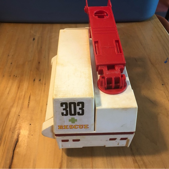 Fisher Price Vintage Rescue Truck - Picture 3 of 8